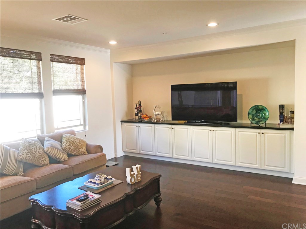 172 Willowbend Irvine, CA 92612 - Photo 4 of 18 Open Great Room
