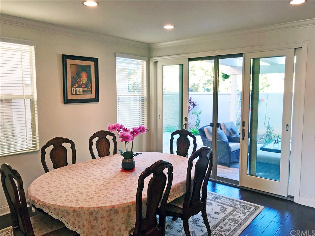 172 Willowbend Irvine, CA 92612 - Photo 5 of 18