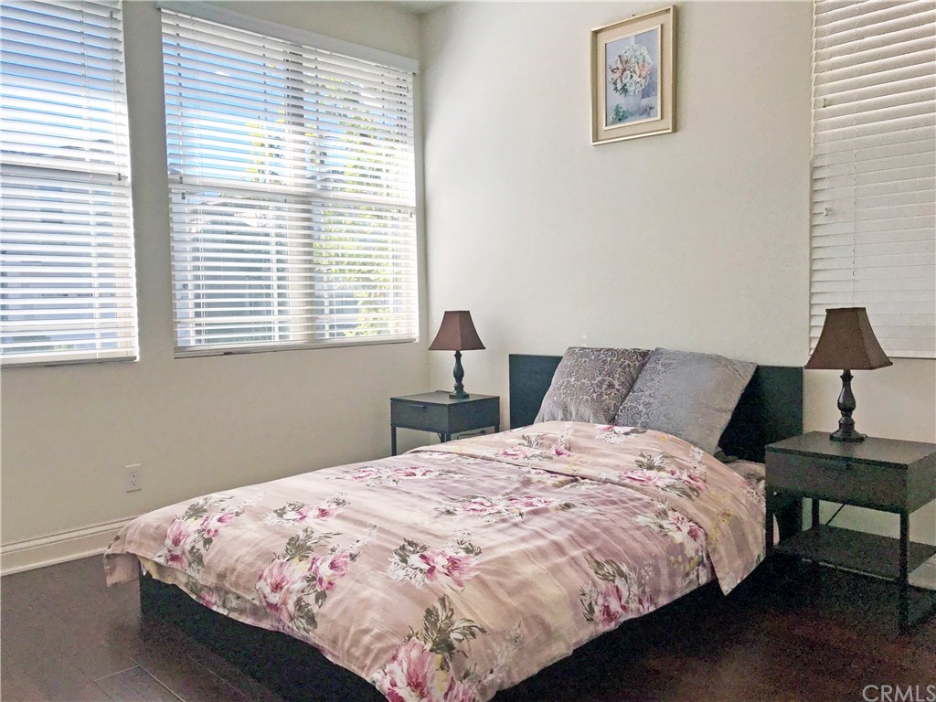 172 Willowbend Irvine, CA 92612 - Photo 10 of 18 Downstairs Bedroom