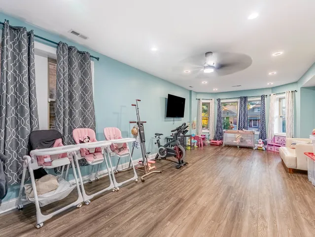 $725,000 | 5330 West Drummond Place, Chicago, IL 60639