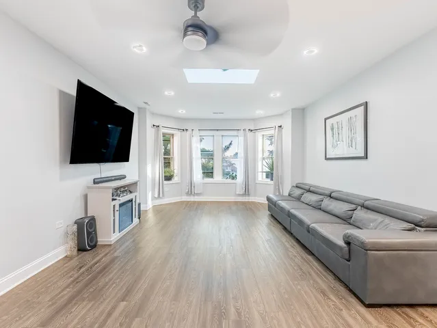 $725,000 | 5330 West Drummond Place, Chicago, IL 60639