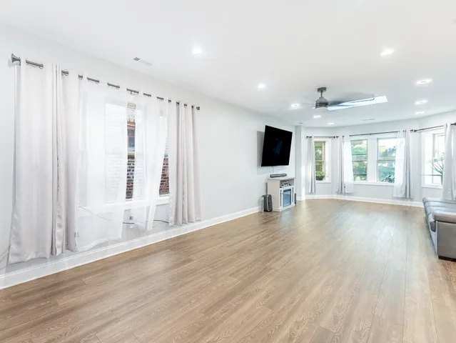 $725,000 | 5330 West Drummond Place, Chicago, IL 60639