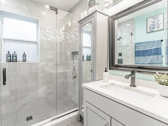 $725,000 | 5330 West Drummond Place, Chicago, IL 60639