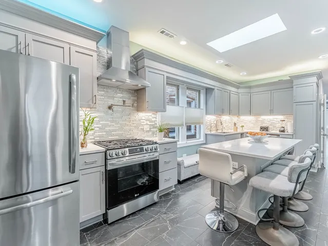 $725,000 | 5330 West Drummond Place, Chicago, IL 60639