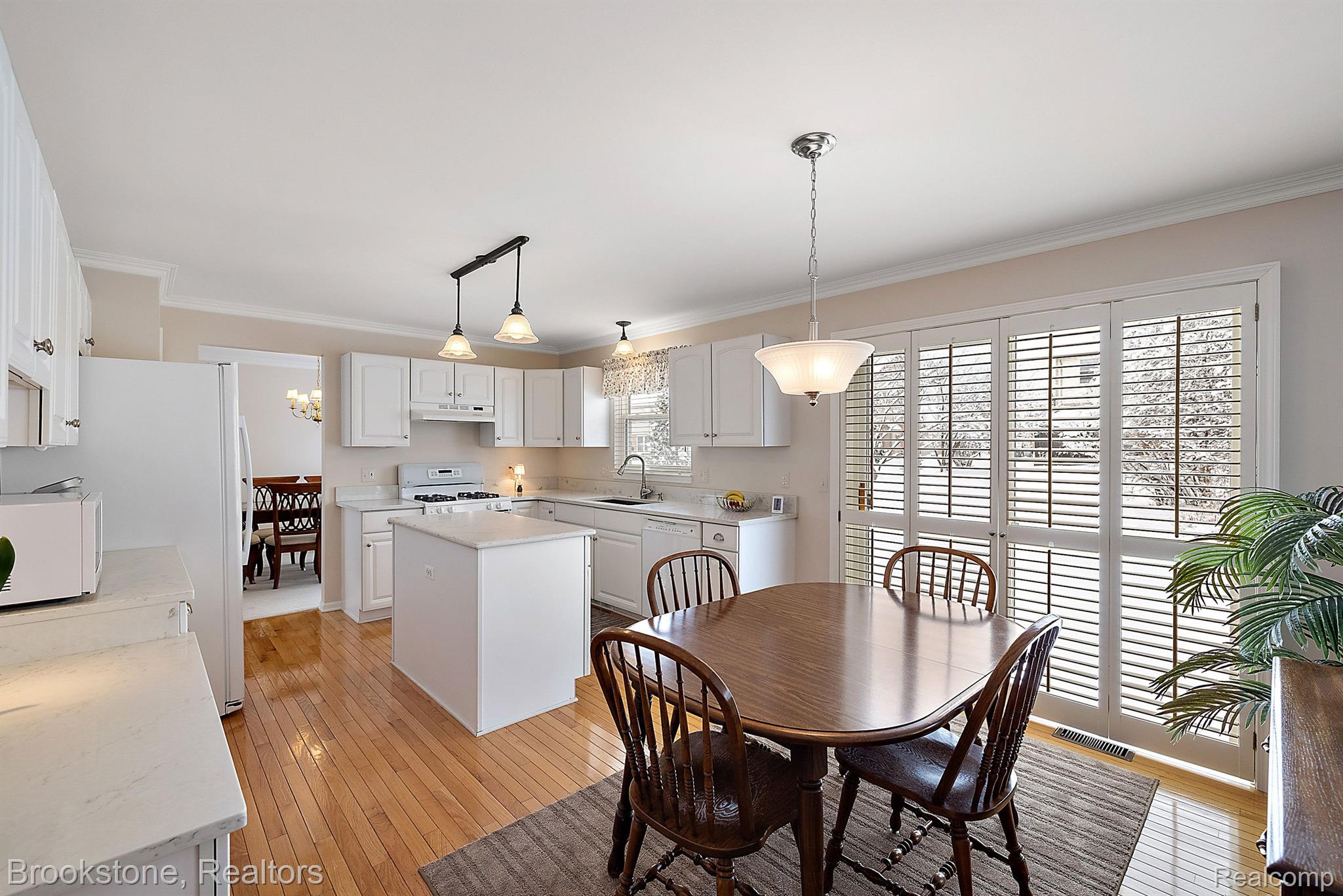 2738 Long Meadow Lane Rochester, MI 48307 - Photo 17 of 64 Gallery Image 17