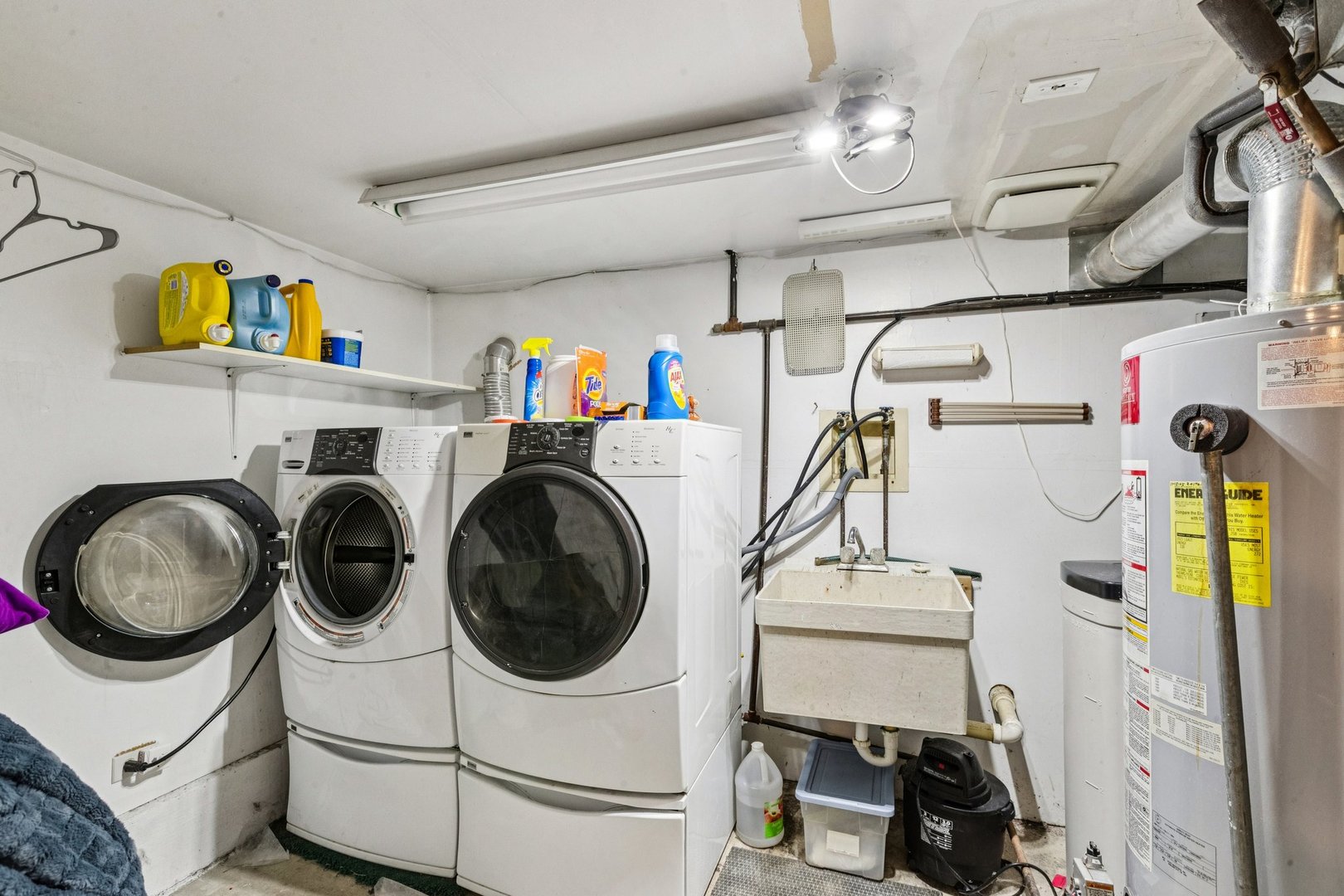 25283 Timber Lane Lake Villa, IL 60046 - Photo 38 of 49 a utility room with dryer and washer
