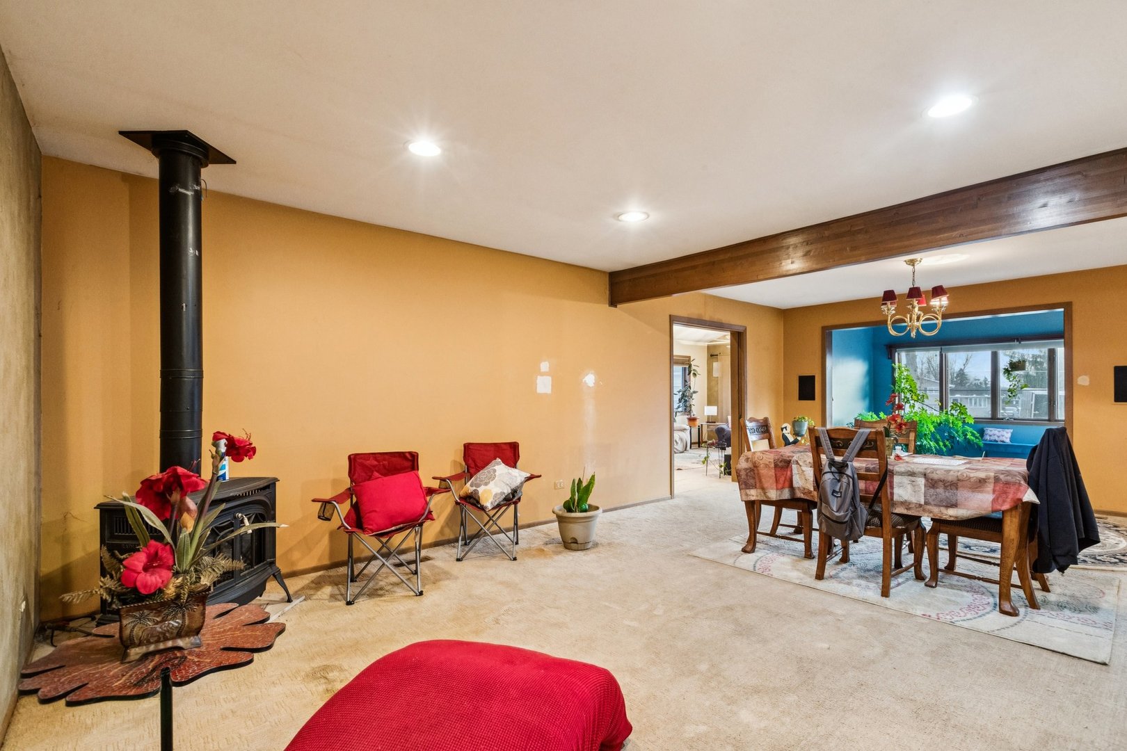 25283 Timber Lane Lake Villa, IL 60046 - Photo 10 of 49 a living room with furniture and floor to ceiling window