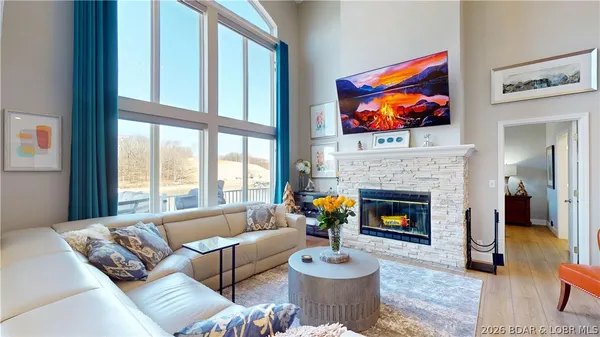 $1,295,000 | 275 Cimmaron Bay Circle, Sunrise Beach, MO 65079