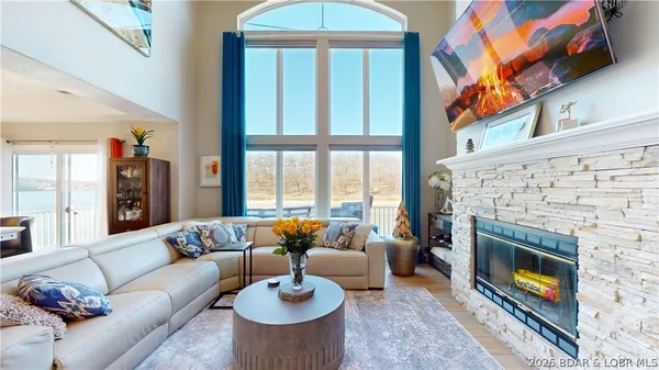 $1,295,000 | 275 Cimmaron Bay Circle, Sunrise Beach, MO 65079