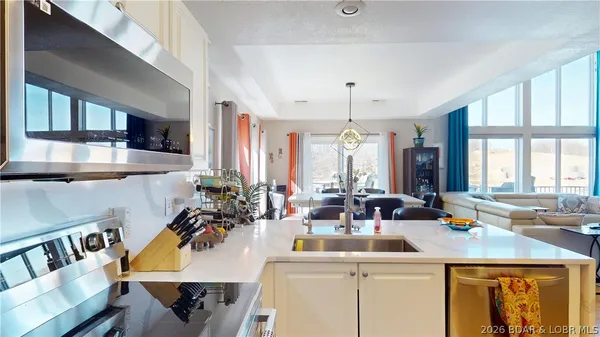 $1,295,000 | 275 Cimmaron Bay Circle, Sunrise Beach, MO 65079