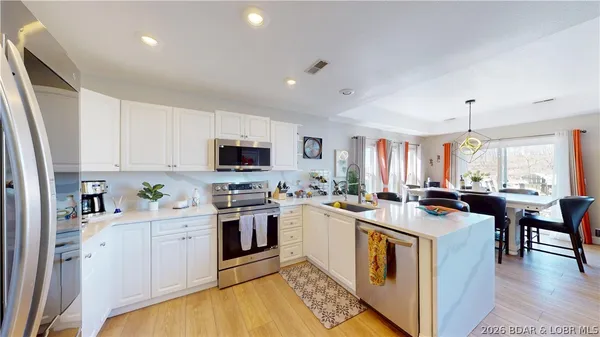 $1,295,000 | 275 Cimmaron Bay Circle, Sunrise Beach, MO 65079