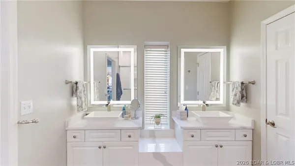 $1,295,000 | 275 Cimmaron Bay Circle, Sunrise Beach, MO 65079