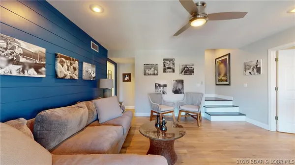 $1,295,000 | 275 Cimmaron Bay Circle, Sunrise Beach, MO 65079