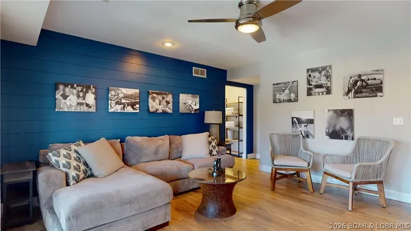 $1,295,000 | 275 Cimmaron Bay Circle, Sunrise Beach, MO 65079