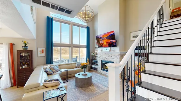 $1,295,000 | 275 Cimmaron Bay Circle, Sunrise Beach, MO 65079