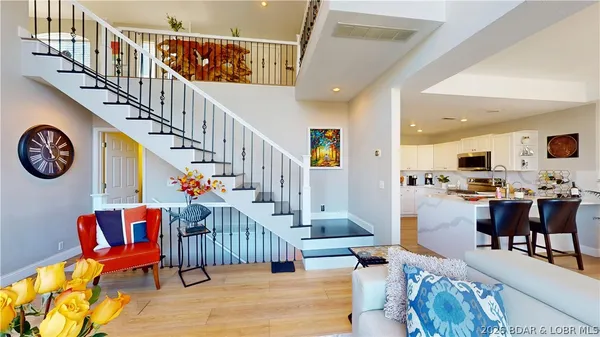 $1,295,000 | 275 Cimmaron Bay Circle, Sunrise Beach, MO 65079