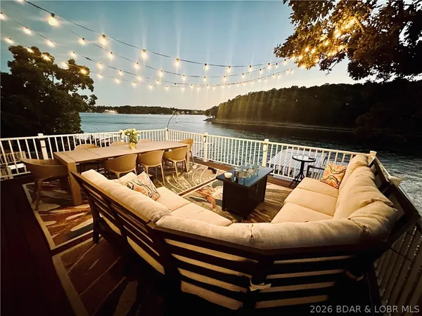 $1,295,000 | 275 Cimmaron Bay Circle, Sunrise Beach, MO 65079