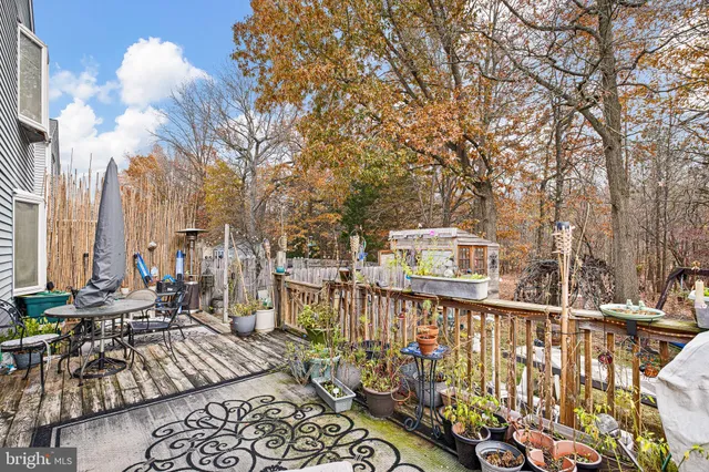 a view of city with patio