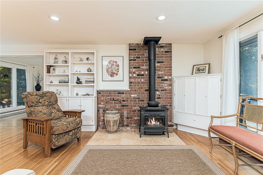 18 Bayberry Lane Charlestown, RI 02813 - Photo 5 of 41