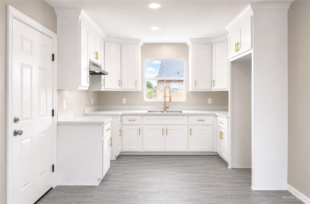 2432 Via Roma Road Weslaco, TX 78596 - Photo 4 of 9