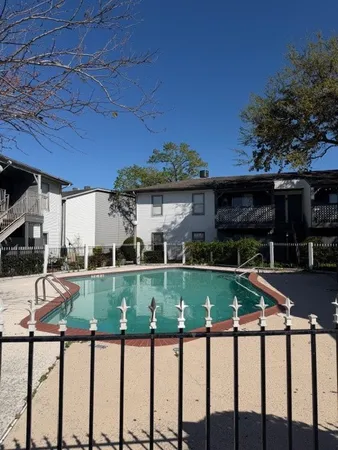 $1,250 | 7200 Clarewood Drive, Unit 702, Houston, TX 77036