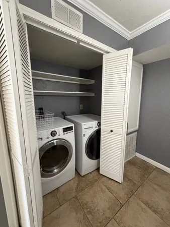 $1,250 | 7200 Clarewood Drive, Unit 702, Houston, TX 77036