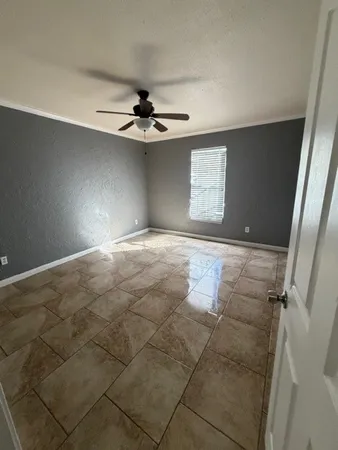 $1,250 | 7200 Clarewood Drive, Unit 702, Houston, TX 77036