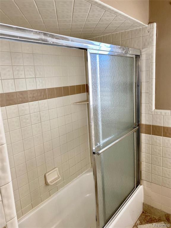 51811 Card Road Macomb, MI 48042 - Photo 14 of 25