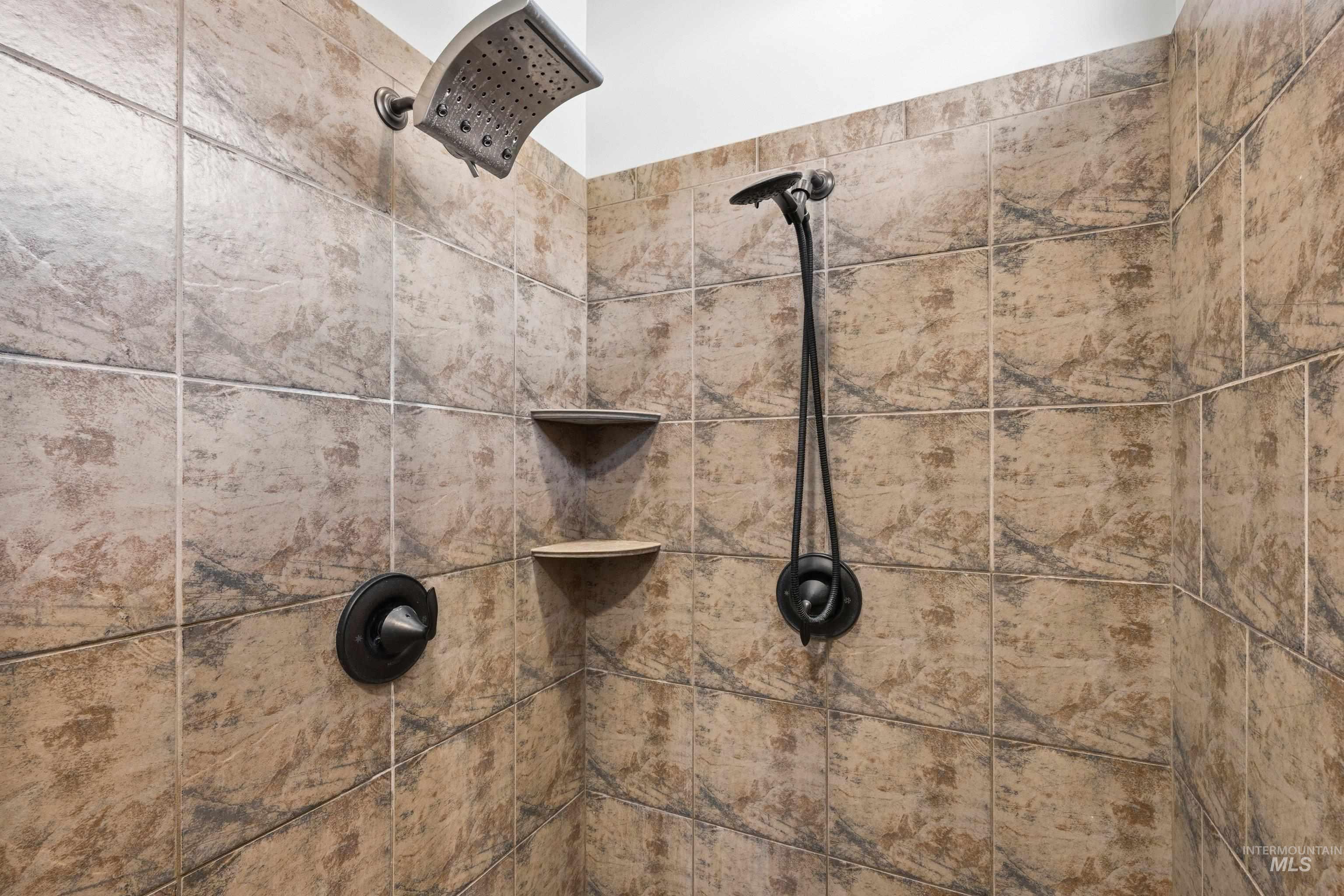5850 North Rio Lomas Avenue Meridian, ID 83646 - Photo 25 of 50 Bathroom view of a tile shower