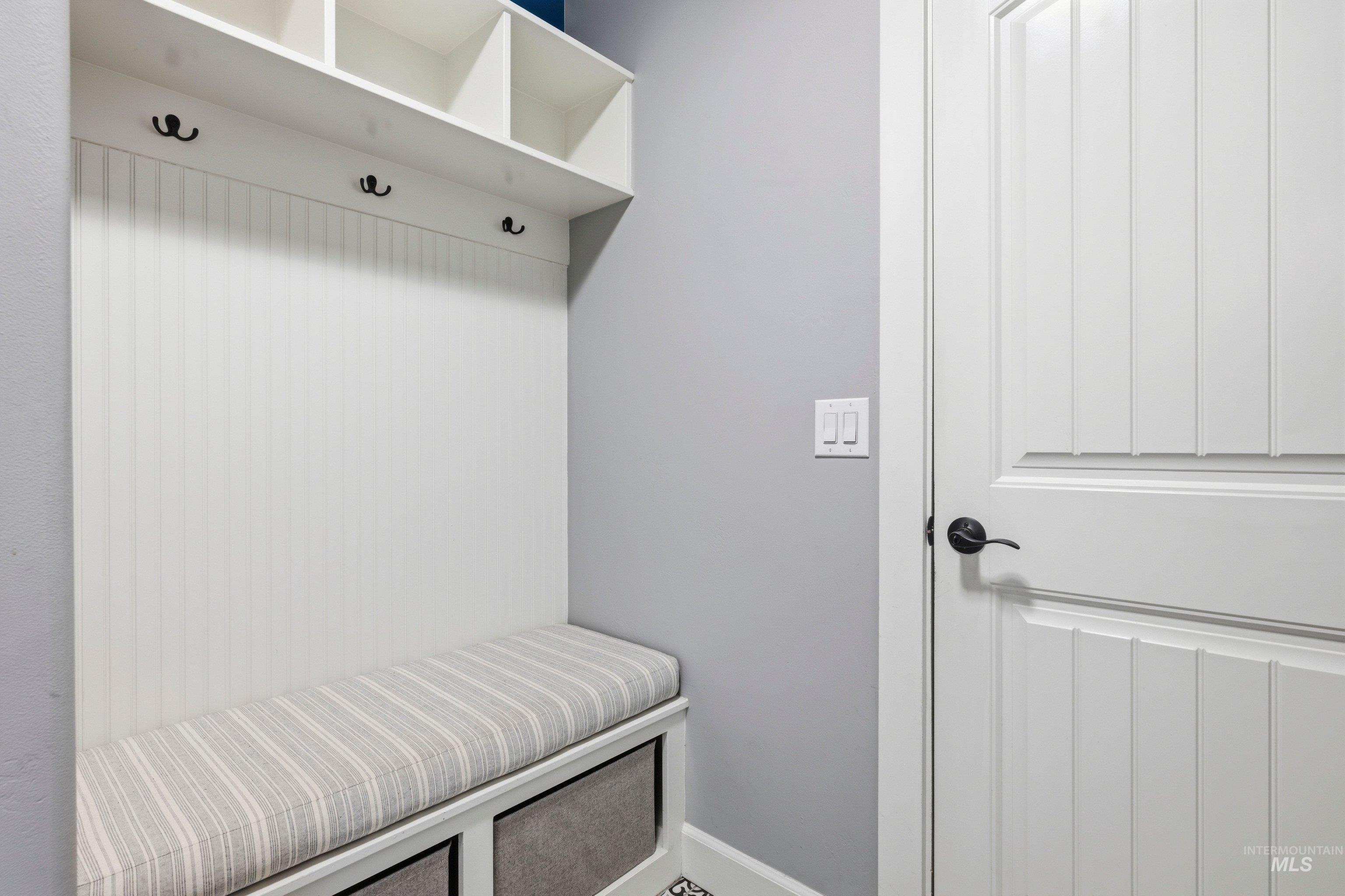 5850 North Rio Lomas Avenue Meridian, ID 83646 - Photo 29 of 50 View of mudroom