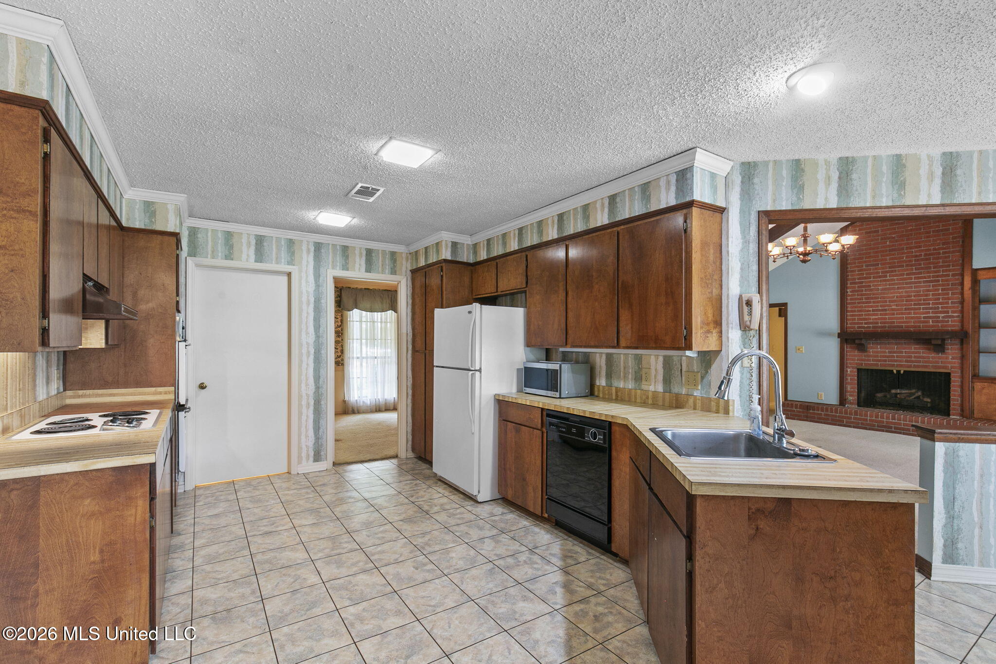 312 Glen Cove Road Brandon, MS 39047 - Photo 8 of 36 15-web-or-mls-312 Glen Cv-15
