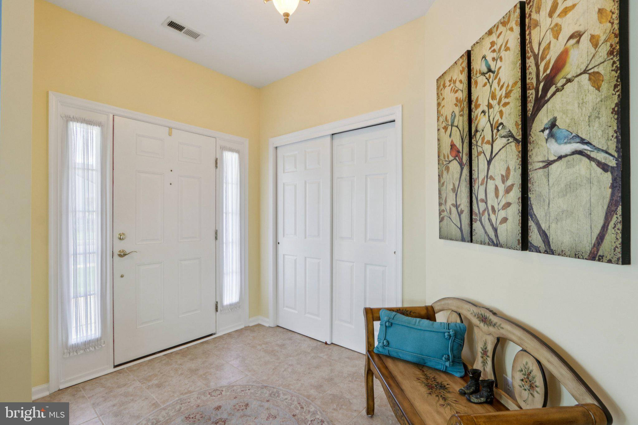 48 Sunset Lane Columbus, NJ 08022 - Photo 7 of 41 Foyer