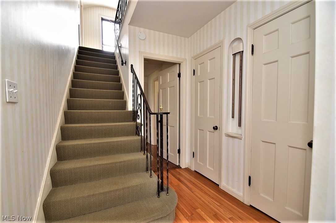 3369 Elsmere Road Cleveland, OH 44120 - Photo 3 of 35 Gallery Image 3