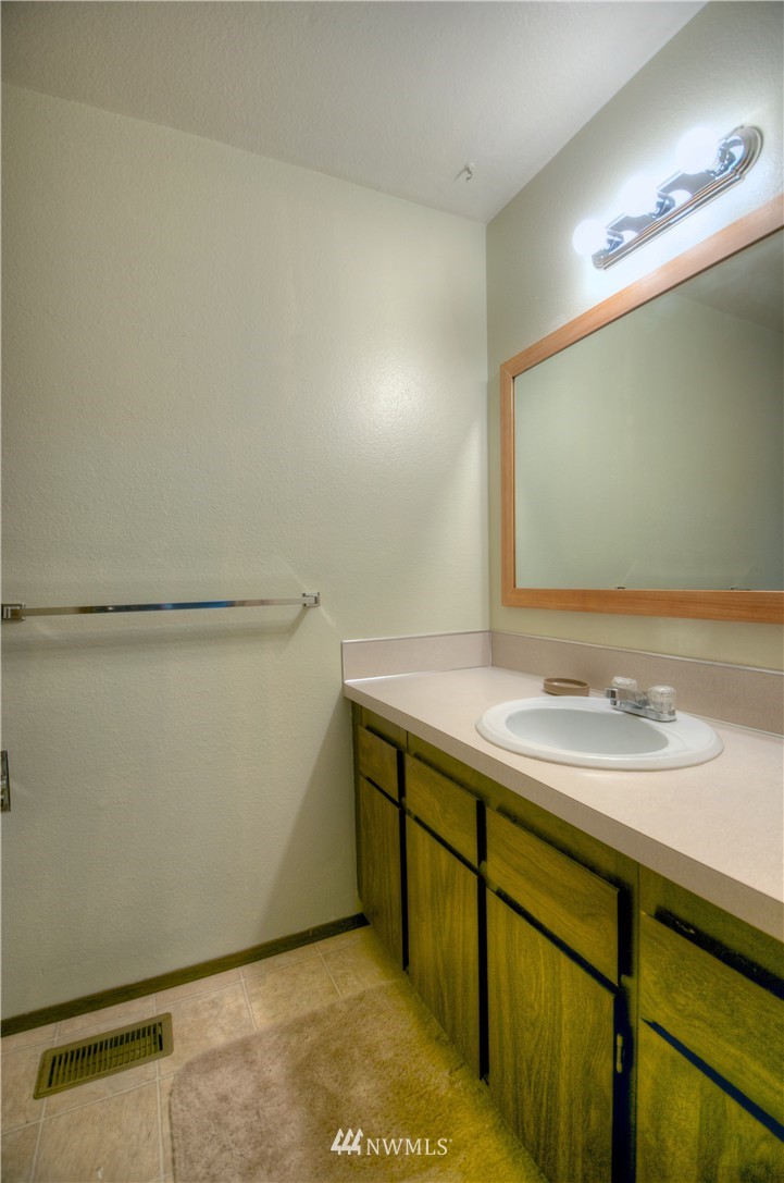 7409 Fairview Road Southwest, Unit 18 Olympia, WA 98512 - Photo 19 of 23 Gallery Image 19