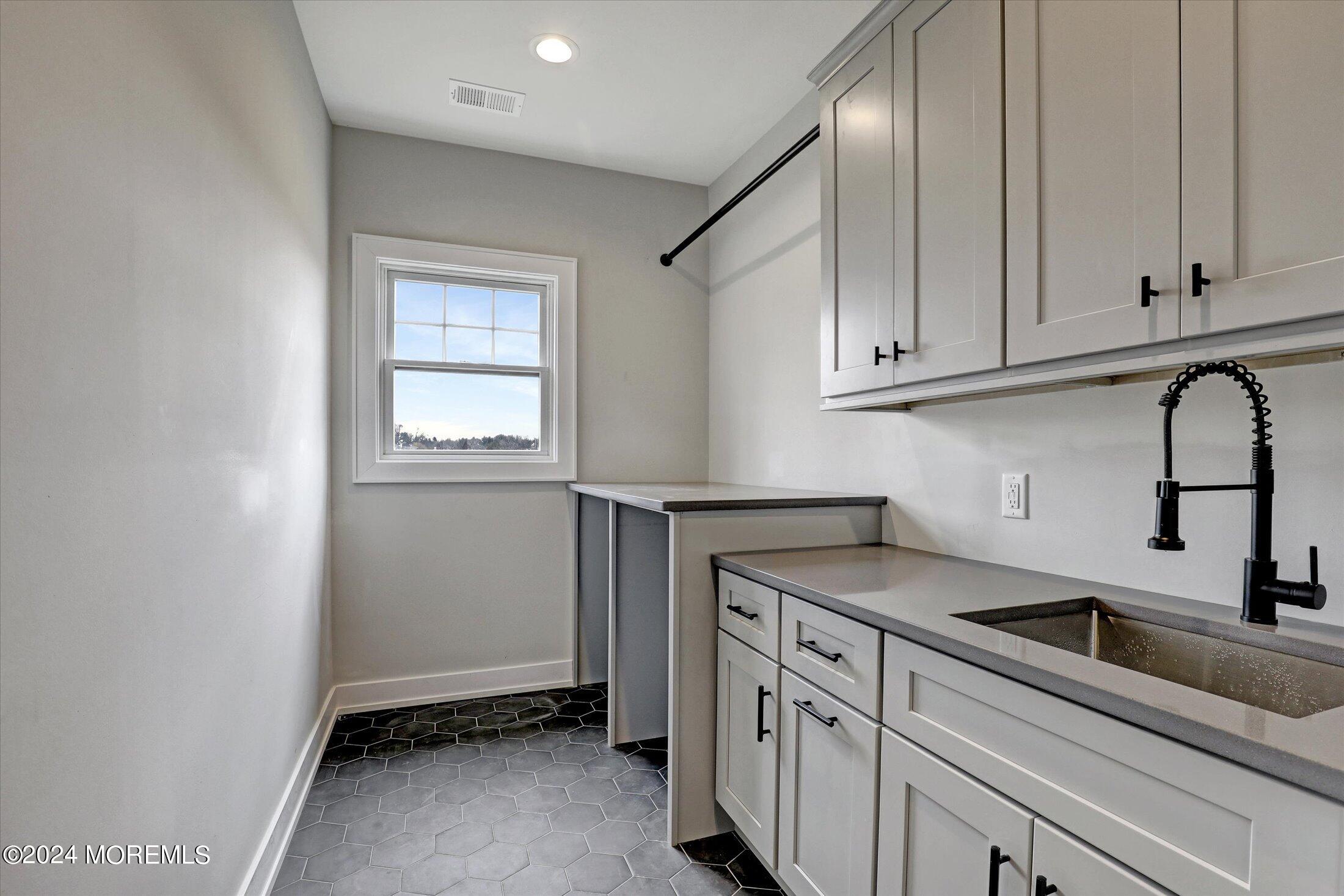 58 Middletown Road Holmdel, NJ 07733 - Photo 73 of 75 41-Laundry