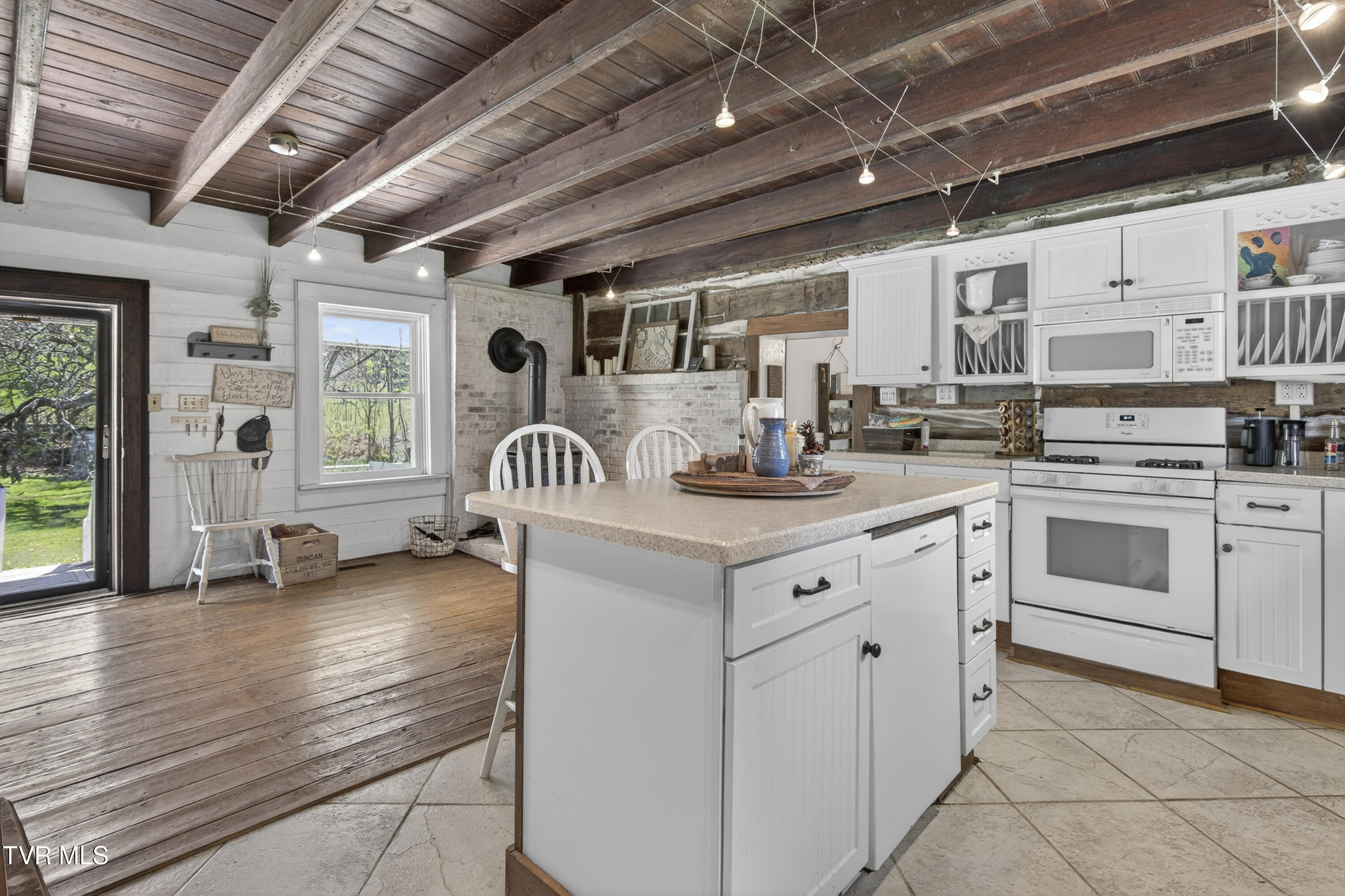 20217 Shadowood Circle Meadowview, VA 24361 - Photo 19 of 69 20217-Shadowwood-Circle-Meadowview-VA Cy