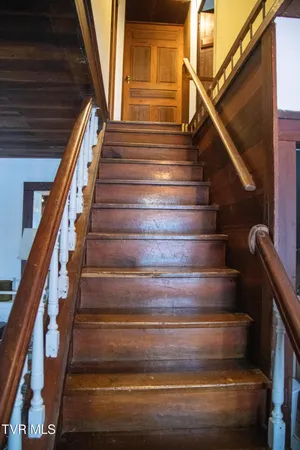 $369,900 | 20217 Shadowood Circle, Meadowview, VA 24361