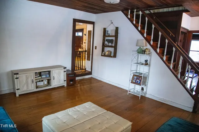 $369,900 | 20217 Shadowood Circle, Meadowview, VA 24361