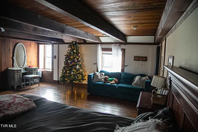 $369,900 | 20217 Shadowood Circle, Meadowview, VA 24361