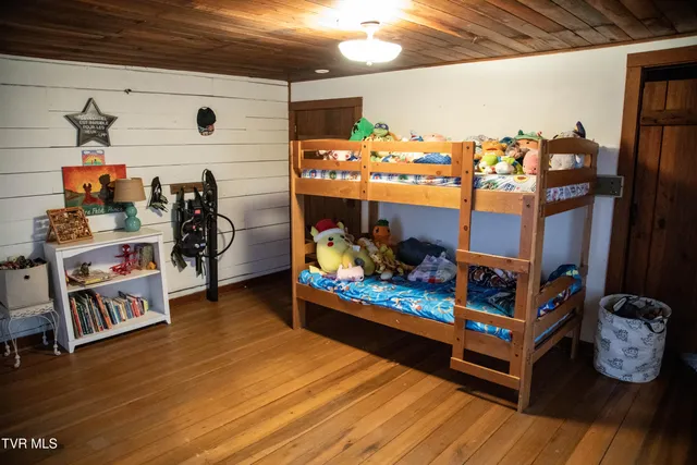 $369,900 | 20217 Shadowood Circle, Meadowview, VA 24361