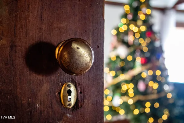 $369,900 | 20217 Shadowood Circle, Meadowview, VA 24361