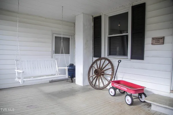 $369,900 | 20217 Shadowood Circle, Meadowview, VA 24361
