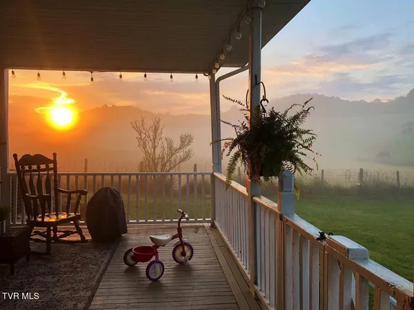 $369,900 | 20217 Shadowood Circle, Meadowview, VA 24361