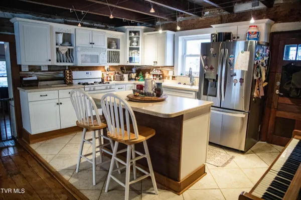 $369,900 | 20217 Shadowood Circle, Meadowview, VA 24361