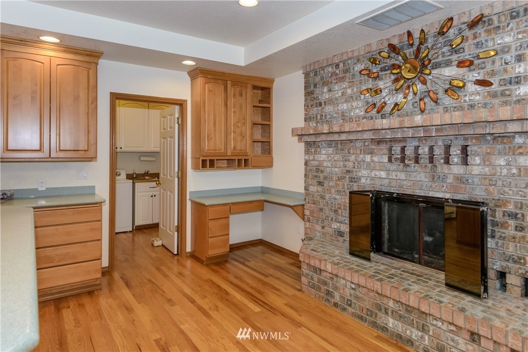 4341 Cooper Point Road Northwest Olympia, WA 98502 - Photo 11 of 25 Gallery Image 11