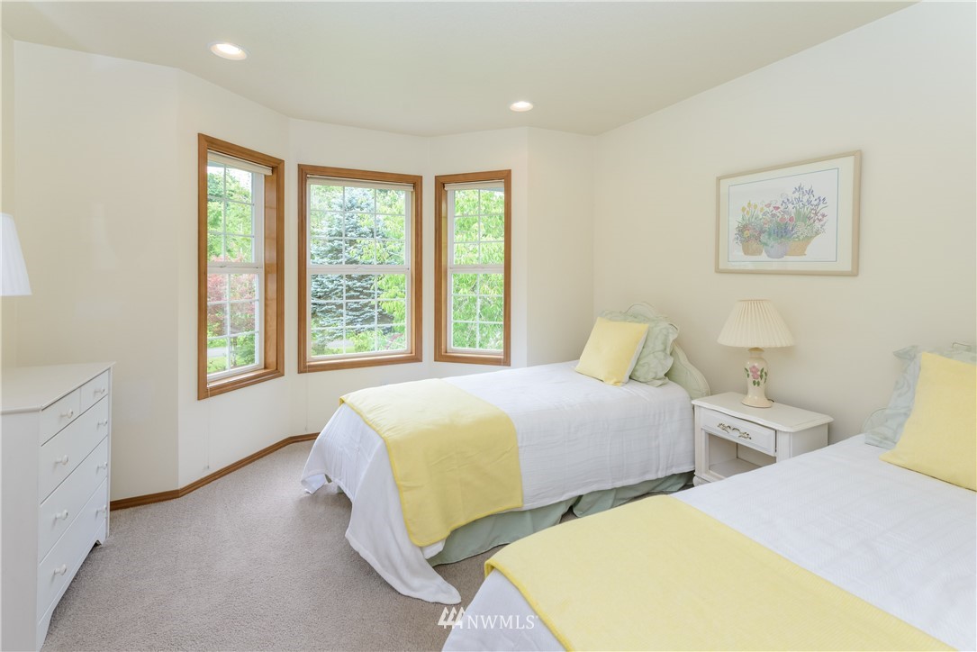 4341 Cooper Point Road Northwest Olympia, WA 98502 - Photo 21 of 25 Gallery Image 21
