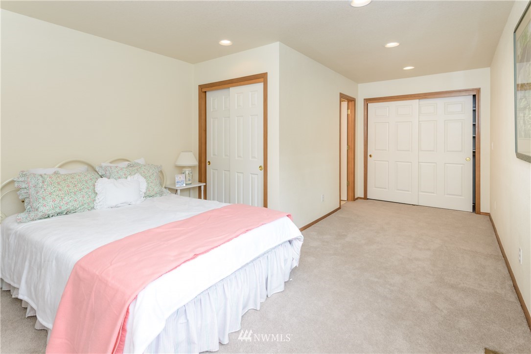 4341 Cooper Point Road Northwest Olympia, WA 98502 - Photo 22 of 25 Gallery Image 22