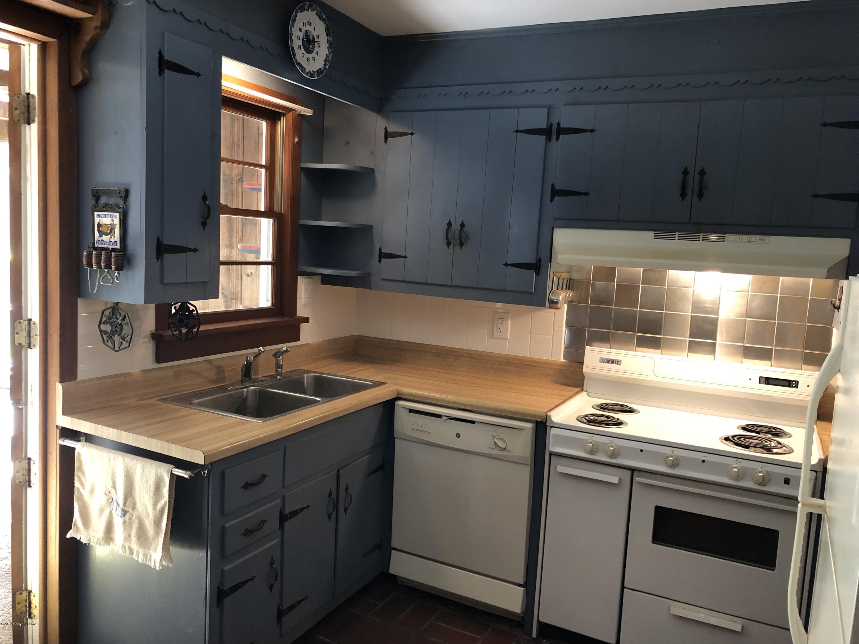 23 Highridge Road Albrightsville, PA 18210 - Photo 24 of 42 Kitchen