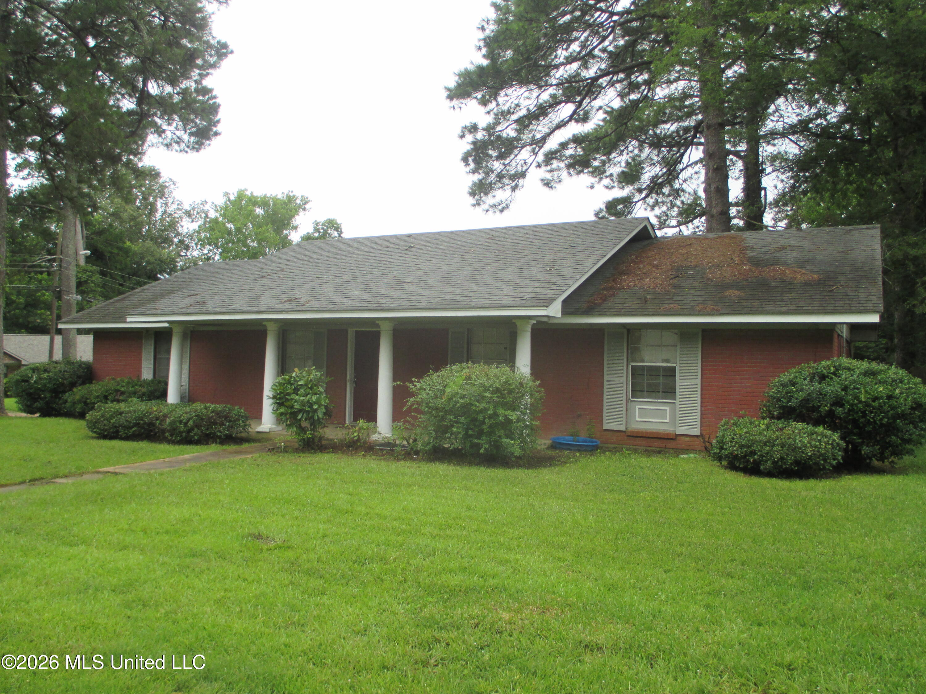 2261 Sloane Street Jackson, MS 39204 - Photo 2 of 11 IMG_2600