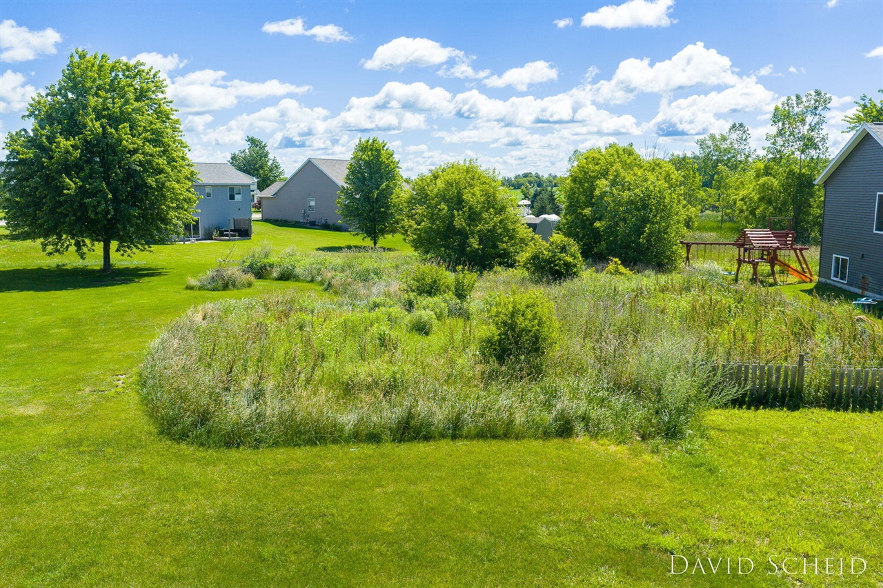228 Chary Ridge Drive Kent City, MI 49330 - Photo 10 of 14